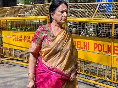 சாரதா நிதி நிறுவன மோசடி.. நளினி சிதம்பரம் மீது சிபிஐ குற்றப்பத்திரிக்கை