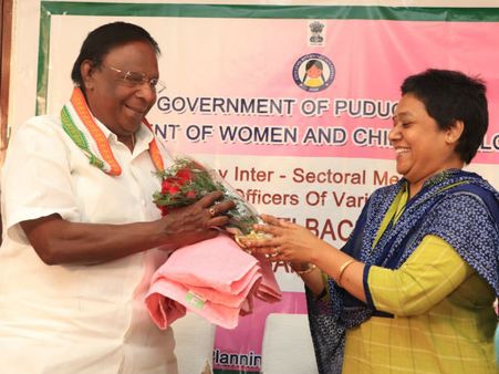 வட மாநிலங்களில்தான் பெண்கள் பலாத்காரம் அதிகம்.. நாராயணசாமி வேதனை