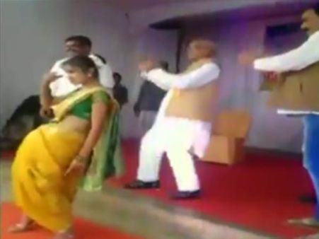 அண்ணாத்தே ஆடுறார் ஒத்திக்கோ ஒத்திக்கோ... மகாராஷ்டிரா எம்.பியின் கலகல டான்ஸ்.. வைரல் வீடியோ