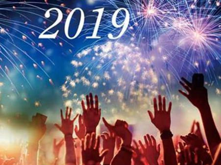 புத்தாண்டு பொறந்தாச்சு.. என்னெல்லாம் செய்யலாம்.. வாங்க பாஸ் பார்க்கலாம்!