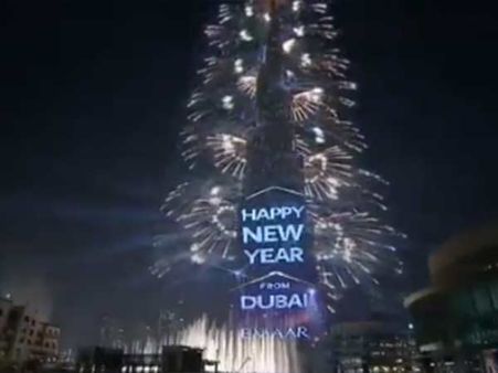 நொடிகூட கண்ணை இமைக்க முடியாது.. புத்தாண்டை கலர்ஃபுல்லாக வரவேற்ற துபாய்!