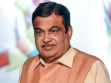 2020 மார்ச்சுக்குள்ள.. கங்கை நதியை சுத்தம் பண்ணிடுவோம்… சொல்வது அமைச்சர் நிதின் கட்கரி