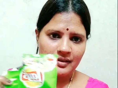 ஏங்க, இதெல்லாம் கண்ணுல தெரியாதாமா.. இதெல்லாம் பிளாஸ்டிக் கிடையாதாமா.. இல்லத்தரசியின் ஆதங்கம்