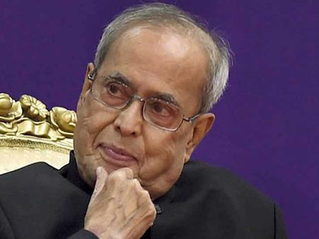 பிரணாப் முகர்ஜிக்கு திடீரென பாரத் ரத்னா விருது ஏன்.. வங்காளிகளின் வாக்குகளை அள்ளவா ?