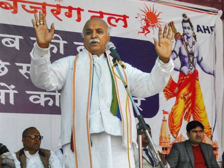 43 ஆண்டுகள் நாங்கள் நண்பர்கள்.. ஆனால் மோடி டீ விற்றதை நான் பார்த்ததில்லை- பிரவீன் தொகடியா