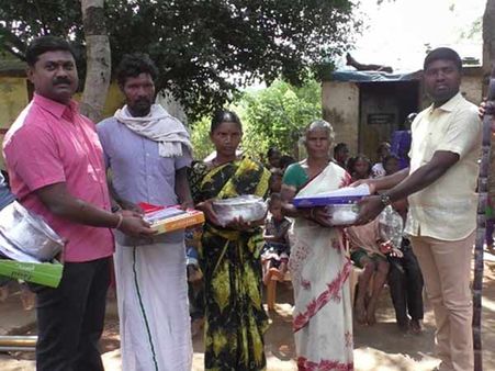 மலைவாழ் மக்களுடன் காவல்துறையினர் கொண்டாடிய சமத்துவ பொங்கல் விழா