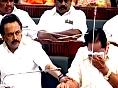 துரைமுருகன் கதற.. ஸ்டாலின் கண் கலங்க.. சட்டசபையில் பெருக்கெடுத்த சோகம்!