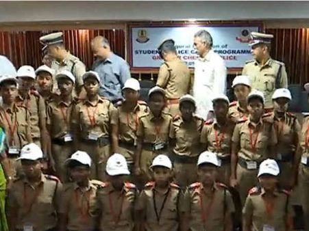 சபாஷ் தமிழ்நாடு போலீஸ்.. !! தொடங்கியது தமிழகத்தின் முதல் மாணவர் காவல்படை