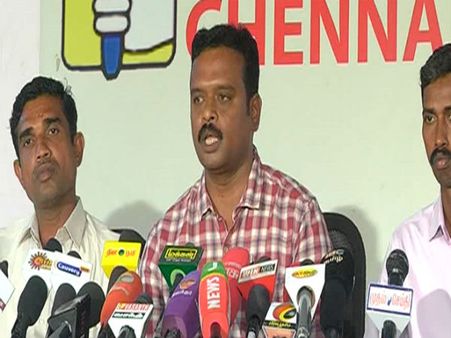 ஜல்லிக்கட்டின் போது கொலை மிரட்டல்... விலங்குகள் நல வாரிய உறுப்பினர் மீது புகார்