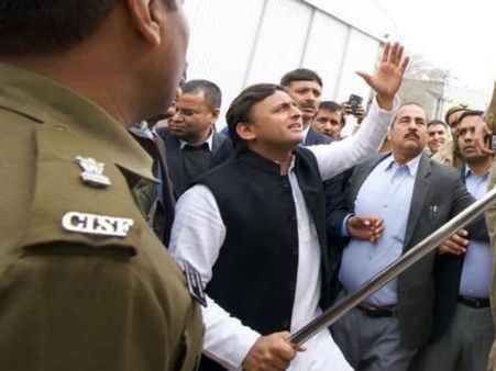 அகிலேஷ் தடுக்கப்பட்ட விவகாரம்.. ஆளுநரிடம் இன்று புகார் அளிக்க எஸ்பி, பிஎஸ்பி கட்சிகள் முடிவு