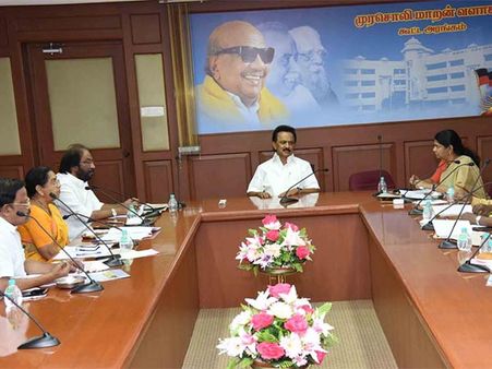 லோக்சபா தேர்தல் அறிக்கை.. பரபர பணியில் திமுக.. ஸ்டாலின் முக்கிய ஆலோசனை