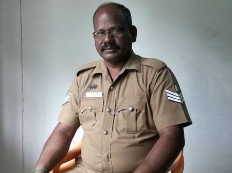 அம்மாவுக்கு உடம்பு சரியில்லை.. லீவு கொடுக்க மறுத்த இன்ஸ்பெக்டர்.. போலீஸ்காரர் தற்கொலை