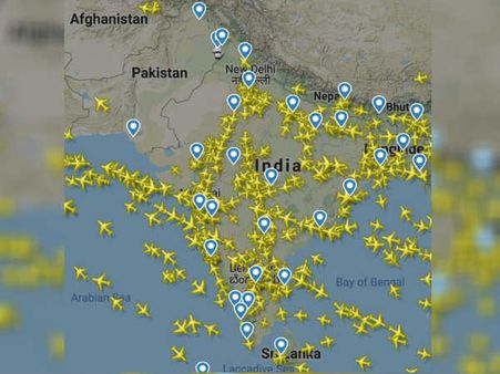 போர் மேகம் சூழ்ந்த இந்தியா பாக் எல்லை.. வெறிச்சோடிய வானம்.. ஒரு விமானமும் பறக்கவில்லை