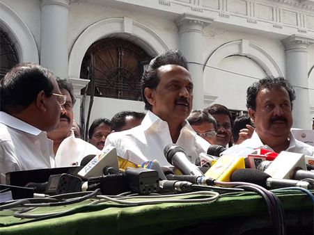 தமிழக பட்ஜெட் 2019: உதவாக்கரை பட்ஜெட்.. 'சங்கீத வித்வான்' ஓபிஎஸ்.. ஸ்டாலின் கடும் பாய்ச்சல்