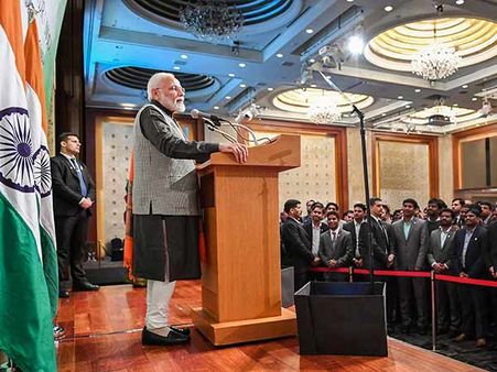 சியோல் அமைதிப் பரிசை பெற்றார் பிரதமர் மோடி... தீவிரவாதத்தை வேரறுப்போம் என முழக்கம்