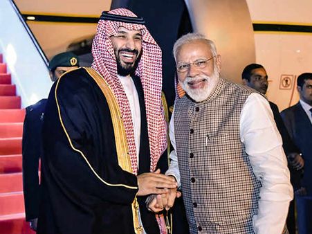 அப்ப பாக். எதிர்ப்பு என்ன ஆச்சு.. சவுதி சல்மானுக்கு பெரும் வரவேற்பு அளித்த மோடி.. வீடியோவை பாருங்க