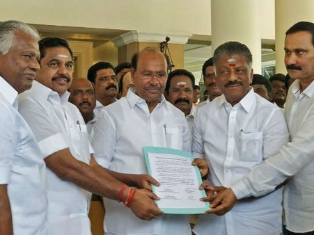 மாற்றம் முன்னேற்றம்.. மல்லாக்க விழுந்த பாமக.. வாய்ப்பு கேட்டார் அன்று.. சீட் கேட்டு நின்றார் இன்று!