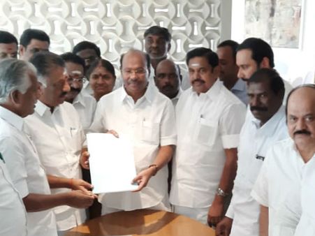 அதிமுக அதிரடி.. 7 தொகுதிகளை பாமகவுக்கு ஒதுக்கியது.. உருவானது அதிமுக - பாமக கூட்டணி!