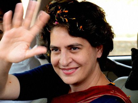 மோடிக்கு எதிராக பிரியங்காவை நிறுத்துமா காங்கிரஸ்.. கருத்துக் கணிப்பில் பரபர முடிவு