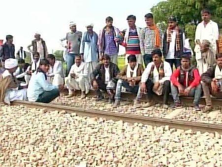 குஜ்ஜார் போராட்டத்தில் வன்முறை.. வாகனங்களுக்கு தீ வைப்பு… 144 தடை உத்தரவு… ராஜஸ்தானில் பதற்றம்