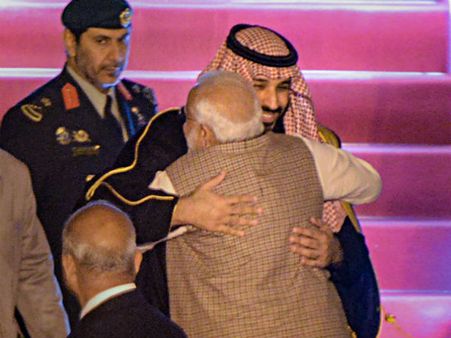 ஏர்போர்ட்டிற்கு வண்டியை விடுங்க.. சல்மானுக்காக விதிகளை மீறிய மோடி.. சவுதி மேல் இவ்வளவு பாசமா பாஸ்?