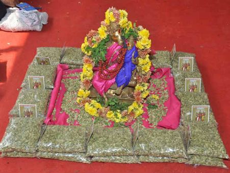 தேர்வில் வெற்றி பெற மாணவ-மாணவிகளின் கல்வி தரம் உயர சரஸ்வதி ஹோமம், ஹயக்ரீவர் ஹோமம்