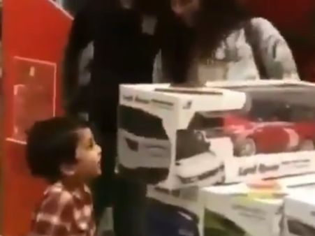 ஷாலினியுடன் ஷாப்பிங் செய்த அஜித் மகன் ஆத்விக்.. என்ன தெரியுமா.. வேறென்ன ரத்தத்திலேயே ஊறி போனதைதான்!