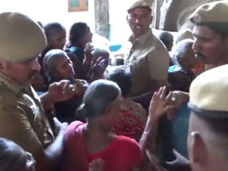 சமபந்தி நிகழ்ச்சியில் கடும் கூட்ட நெரிசல்.. மயங்கி விழுந்த பாட்டி.. ஸ்ரீவில்லிபுத்தூரில் பரபரப்பு