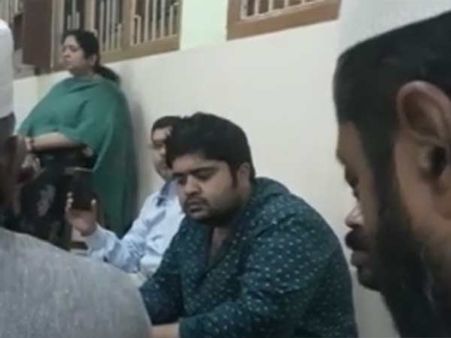 சிம்பு சகோதரர் குறளரசன் இஸ்லாம் மதத்தை தழுவினார்.. டி.ராஜேந்தர் விளக்கம்