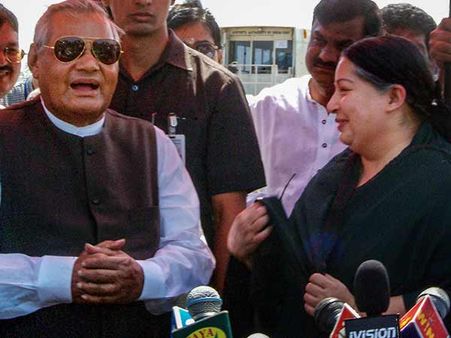 திரும்பும் வரலாறு.. தமிழகத்தில் பாஜக அமைத்த கூட்டணிகள்.. ஒரு ரீவைண்ட்!