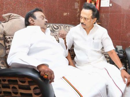 என்னதான் தேமுதிக திமுக கூட்டணிக்கு வந்தாலும் கூட.. 3 சீட்டுக்கு மேல் கிடைக்க வாய்ப்பில்லையாம்