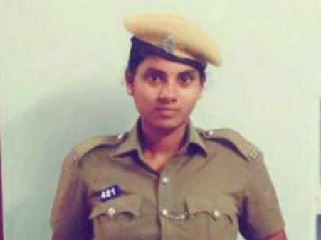 காதலனுக்கு கல்யாணம்.. மனம் உடைந்த பெண் சிறை வார்டன்.. துப்பட்டாவில் தூக்கிட்டு தற்கொலை!