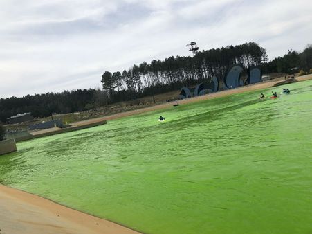 Video: பச்சை நிறமே.. பச்சை நிறமே.. பாட்ரிக்ஸ் தினத்தில் பச்சையாக மாறும் ஆறுகள்!