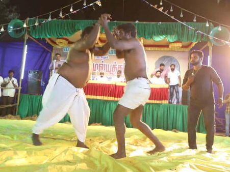 ஒரு மூங்கில் காடெரிய சிறு தீ ஒன்று போதும்... வீட்டுல இளசுகளின் விசில் பறக்குது!