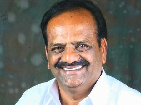 ரயில் பயணத்தில்.. பெண் மீது காலை தூக்கி போட்ட திமுக பிரமுகர்.. அதிரடி கைது