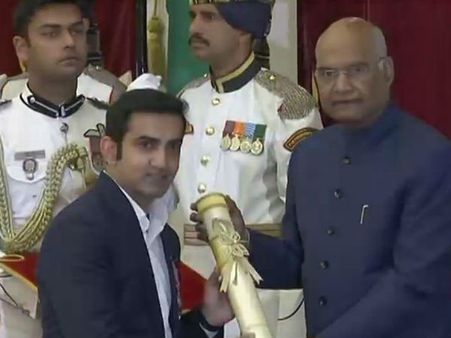 மதுரை சின்னப்பிள்ளை, நம்பி நாராயணன், கம்பீர் உள்ளிட்டோருக்கு பத்ம விருதுகள்.. ஜனாதிபதி வழங்கினார்