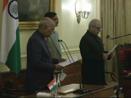 வரலாற்று தருணம்.. நாட்டின் முதல் லோக்பால் தலைவராக பதவியேற்றார் பினாகி சந்திரகோஷ்