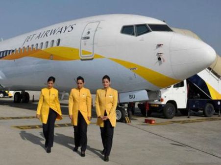 ரூ.8,000 கோடி கடனில் மூழ்கிய ஜெட் ஏர்வேஸ்… சம்பளமில்லை.. ஏப்.1 முதல் விமானிகள் ஸ்டிரைக்