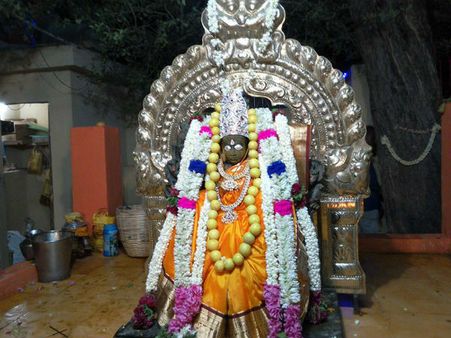 மகா சிவராத்திரி: குலம் காக்கும் குலம் தெய்வம்... கையெடுத்து கும்பிட்டா கஷ்டங்கள் காணாம போகும்