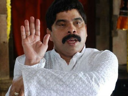 பவரை உசுப்பி விட்டு பணம் பார்க்கத் துடிக்கும் குரூப்.. புரியாமல் துடிக்கும் சீனிவாசன்!