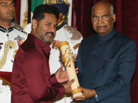 Padma Awards 2019: பங்காரு அடிகளார், பிரபுதேவாவுக்கு பத்ம விருதுகள்.. குடியரசு தலைவர் வழங்கினார்