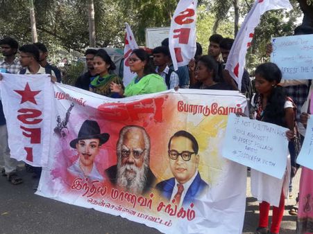 சென்னை, கோவை.. பொள்ளாச்சி கொடுமைக்கு எதிராக தமிழகம் முழுக்க மாணவர்கள் போராட்டம்.. கொந்தளிப்பு