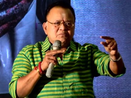 நடிகைகள் பற்றி சர்ச்சை பேச்சு.. திமுகவிலிருந்து ராதாரவி அதிரடி சஸ்பெண்ட்