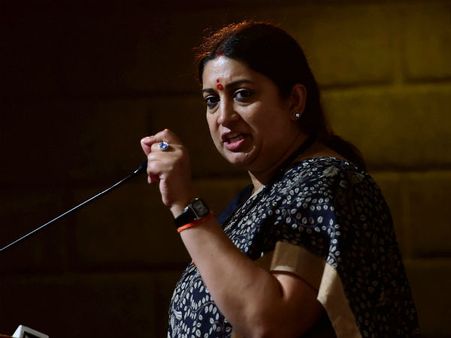 லால் பகதூர் சாஸ்திரிக்கு அவமரியாதை… பிரியங்கா காந்தி மீது ஸ்மிருதி இராணி குற்றச்சாட்டு