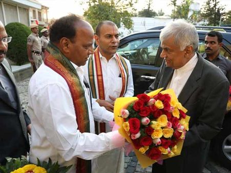 திருப்பதி வந்தார் இலங்கை பிரதமர் ரணில்... உற்சாக வரவேற்பு... நாளை சாமி தரிசனம்