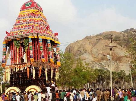  பங்குனி உத்திரம் முருகன் ஆலயங்களில் கோலாகலம் - பழனியில் இன்று திருக்கல்யாணம், நாளை தேரோட்டம்