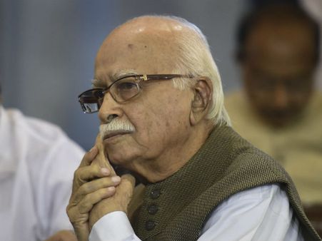 எதிர் கருத்து சொல்வோர் தேச விரோதிகள் அல்லர்.. மெளனம் கலைத்த அத்வானி