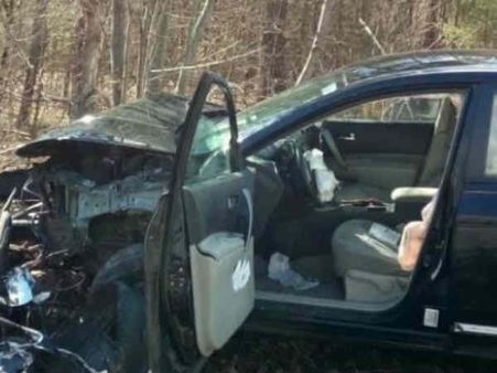 டிரைவர் சீட்டில் சிலந்தி.. பயத்தில் கட்டுப்பாட்டை இழந்த கார்.. பெண் பலத்த காயம்!