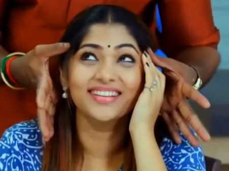 தலையை அமுக்கி, கையை பிடிச்சு, காலை அமுக்கி... மனசுக்குள் புகுந்து.. கலக்குறியே சத்யா!