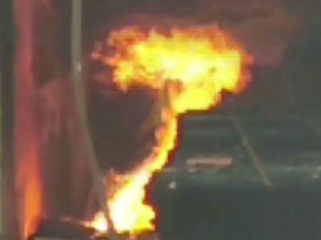 உ..பி.யில் 30 பேரின் உயிரை காப்பாற்றிய 'ஹீரோ' நாய்.. சிலிண்டர் வெடித்து சாவு